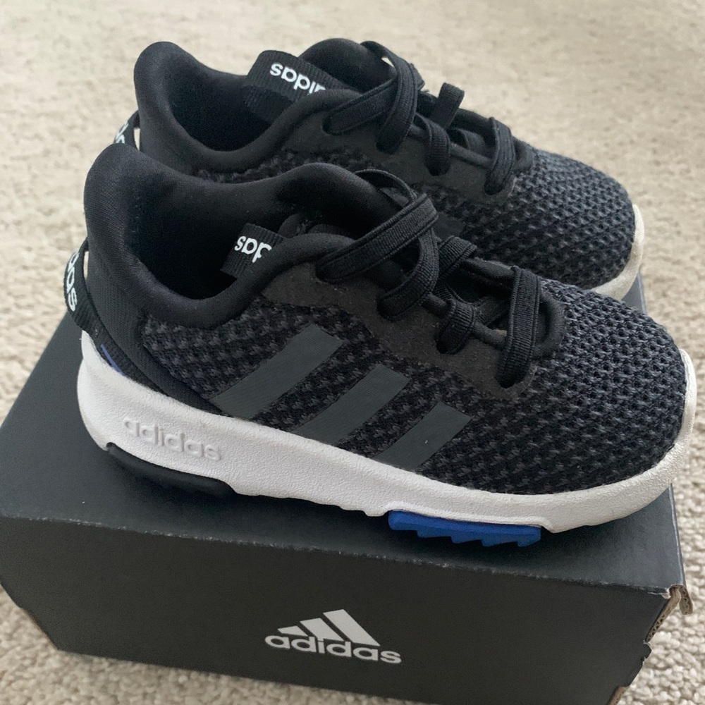 Toddler Adidas shoes - like new! Black & blue size 5